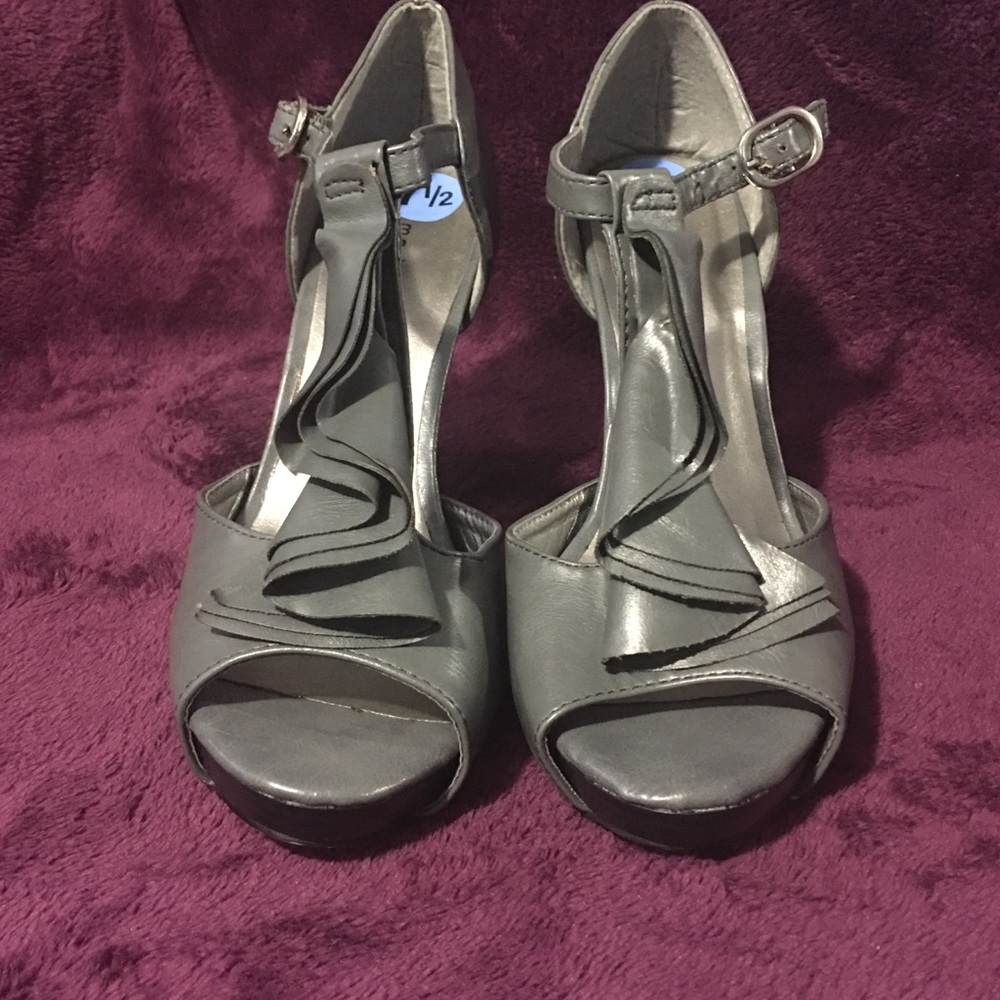 New!  Madden Girl Gray Peep Toe Heels  7 1/2